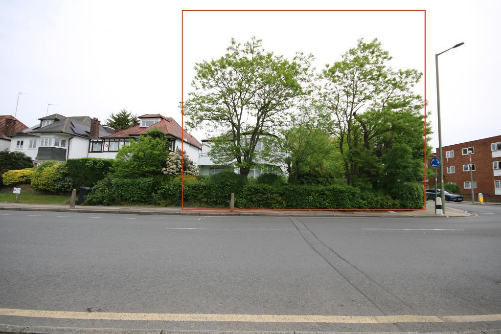4 Bedroom Detached For Sale in Broadfields Avenue, Edgware, Middlesex