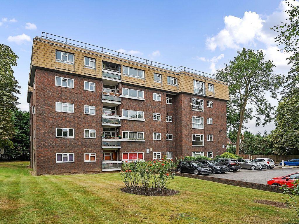 Lodge Close, Canons Drive, Edgware, Middlesex, HA8 7RL