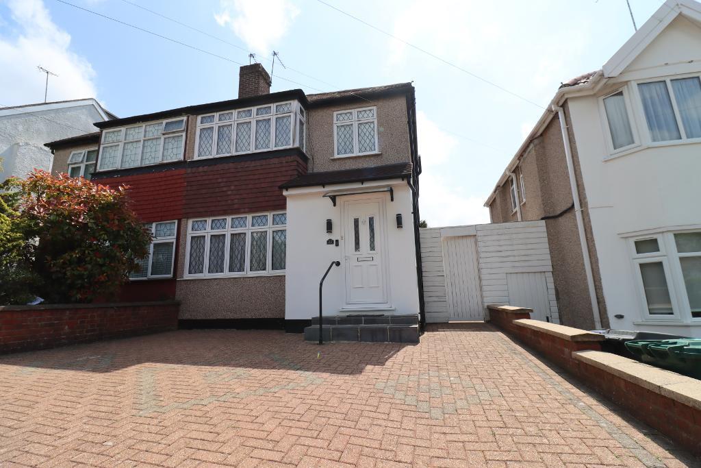 Wyre Grove, Edgware, Middlesex, HA8 8UW