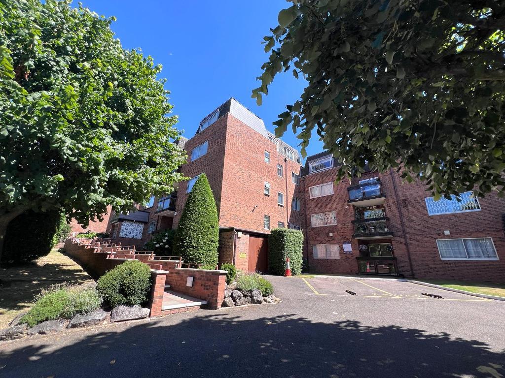 Berkeley Court, Hale Lane, Edgware, Middlesex, HA8 8PJ