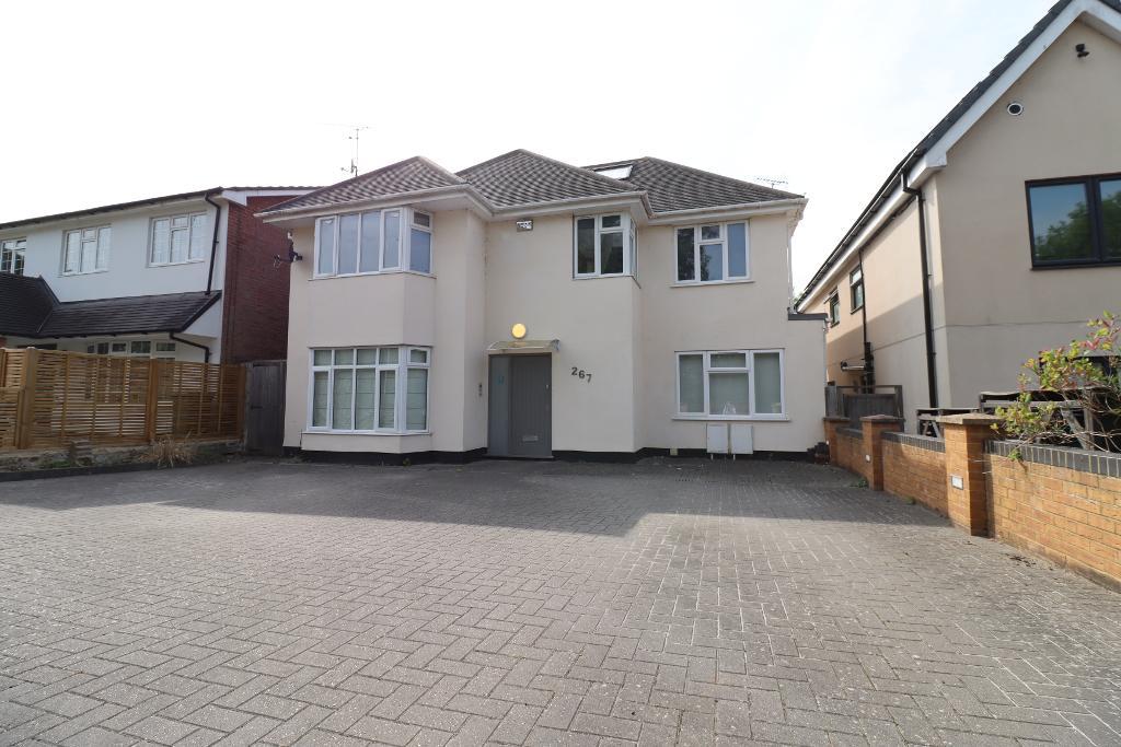 Edgwarebury Lane, Edgware, Middlesex, HA8 8QL
