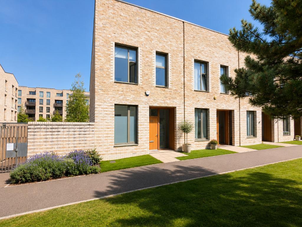 Fry Lane, Edgware, Middlesex, HA8 8FA